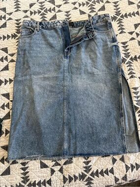 ASOS Design - Classic Blue Denim Women’s Jeans Skirt Size 18